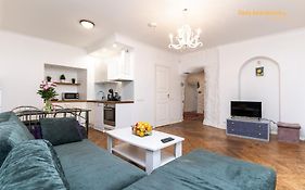 Luxury Suites - Old Town Sauna Str